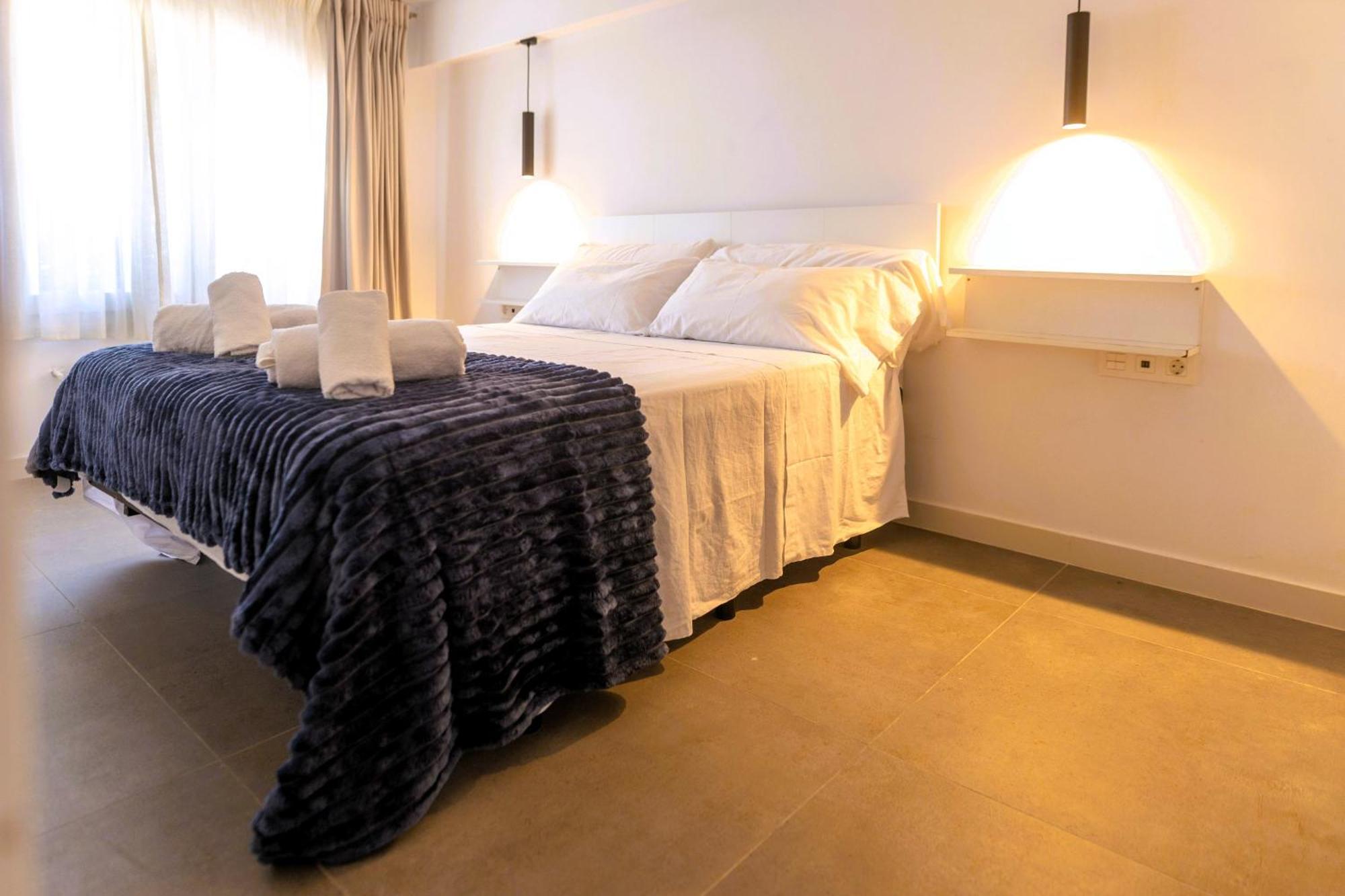 Suitur Beachfront Apartment Roc De Sant Gaieta Roda de Bera Exterior photo